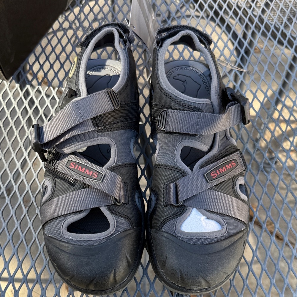 Simms Pursuit Sandal Water Shoes - Black and Gray